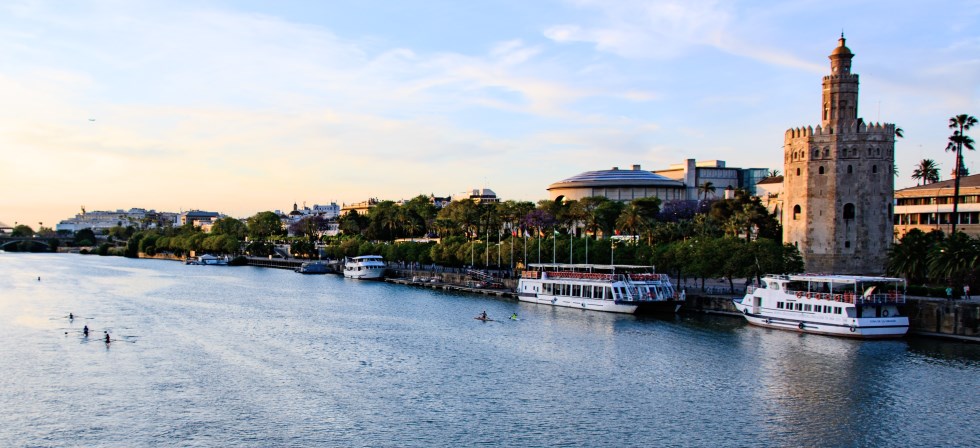 Rio Guadalquivir y Torre del Oro